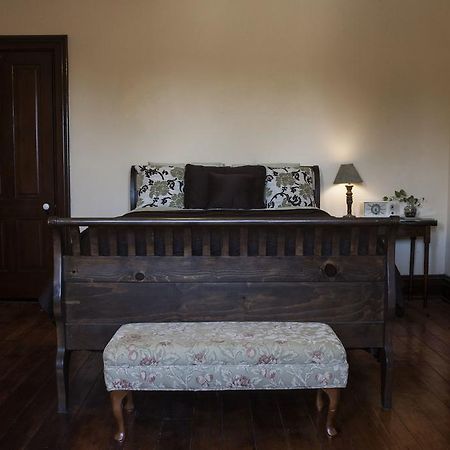 The Mitchell House Bed And Breakfast Circleville Bagian luar foto