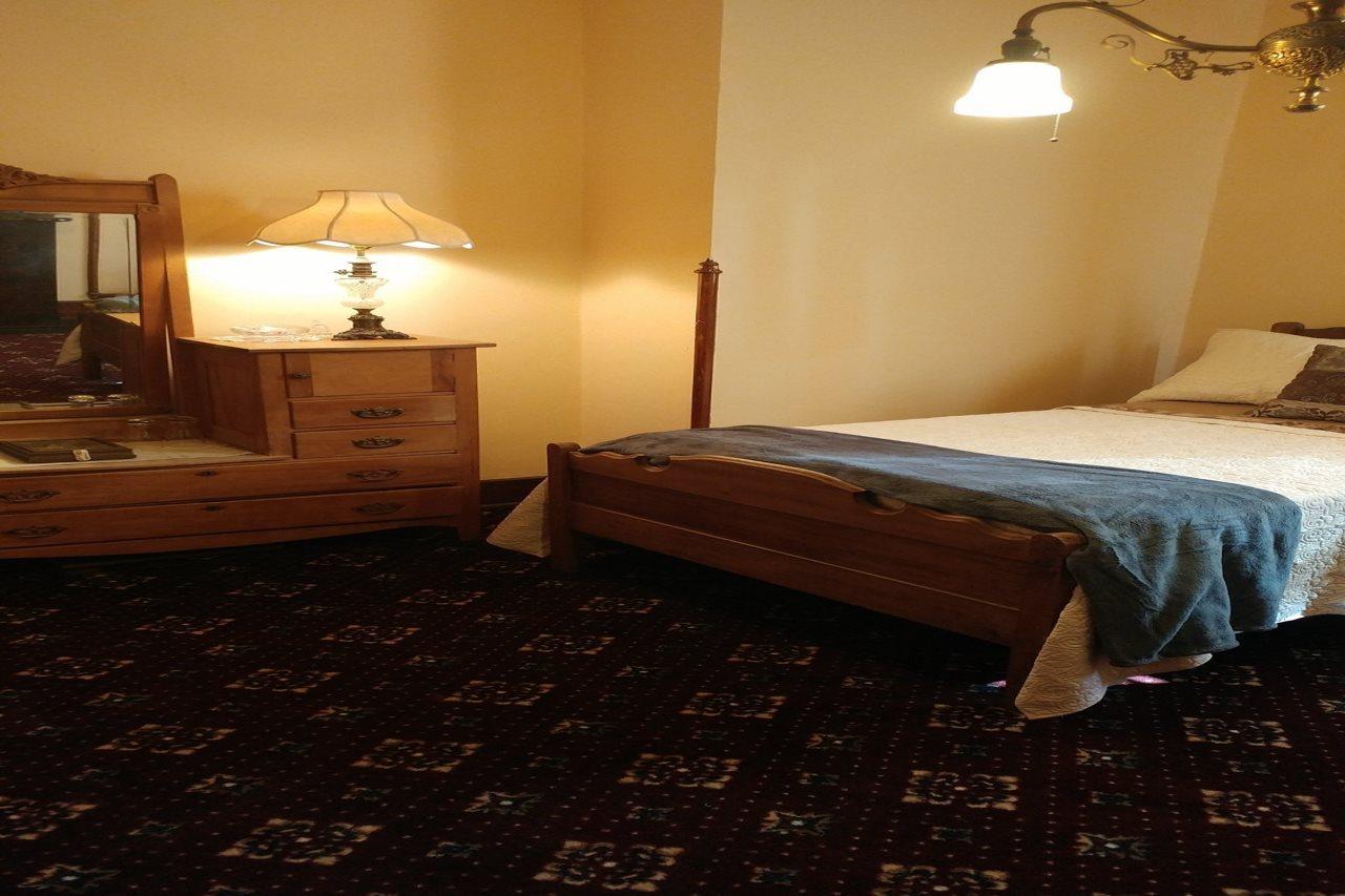 The Mitchell House Bed And Breakfast Circleville Bagian luar foto
