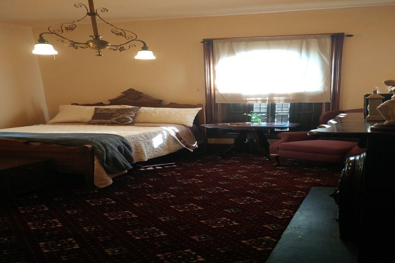 The Mitchell House Bed And Breakfast Circleville Bagian luar foto