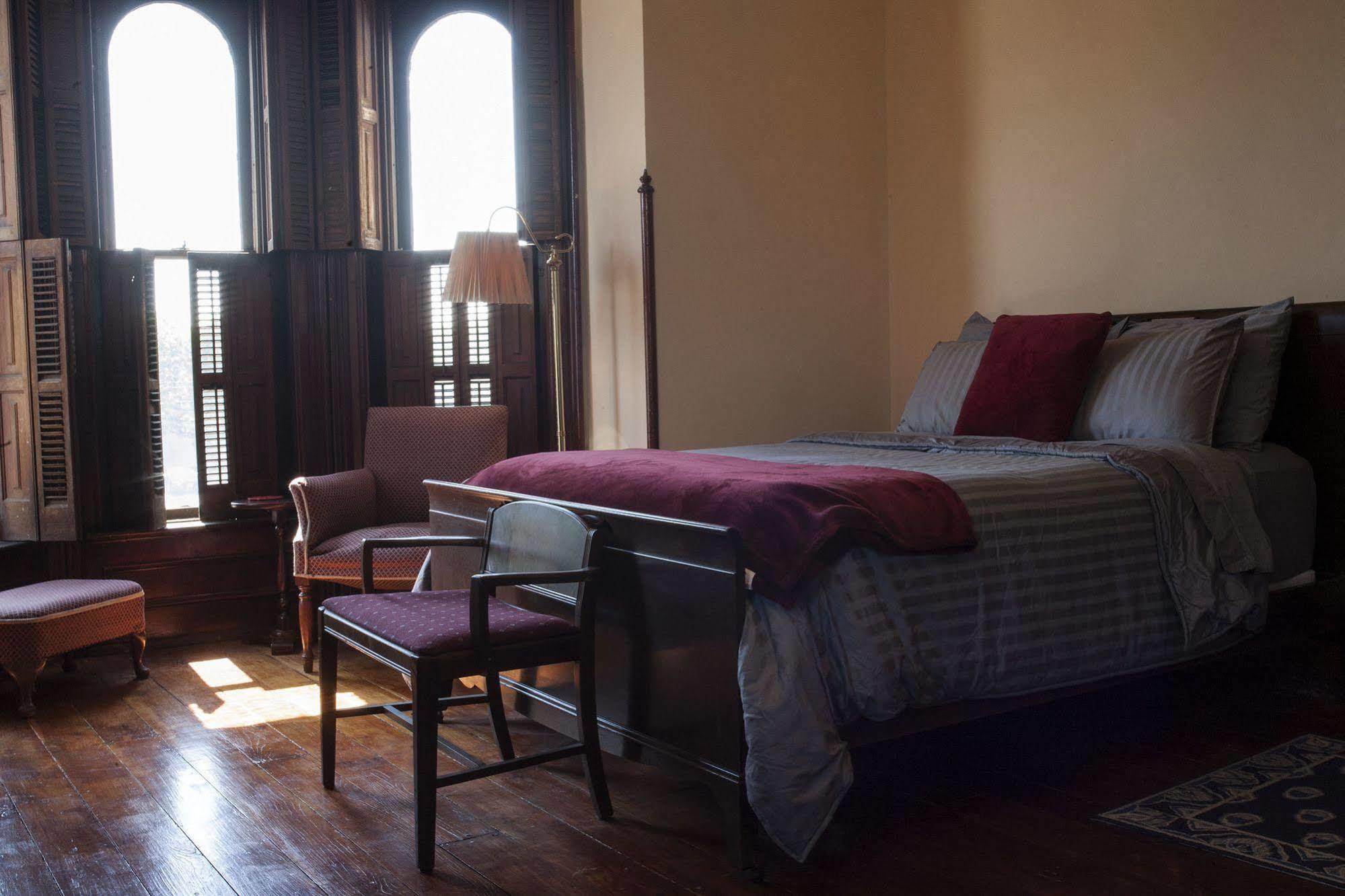 The Mitchell House Bed And Breakfast Circleville Bagian luar foto