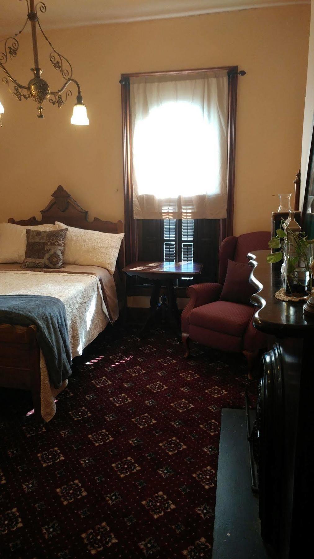 The Mitchell House Bed And Breakfast Circleville Bagian luar foto