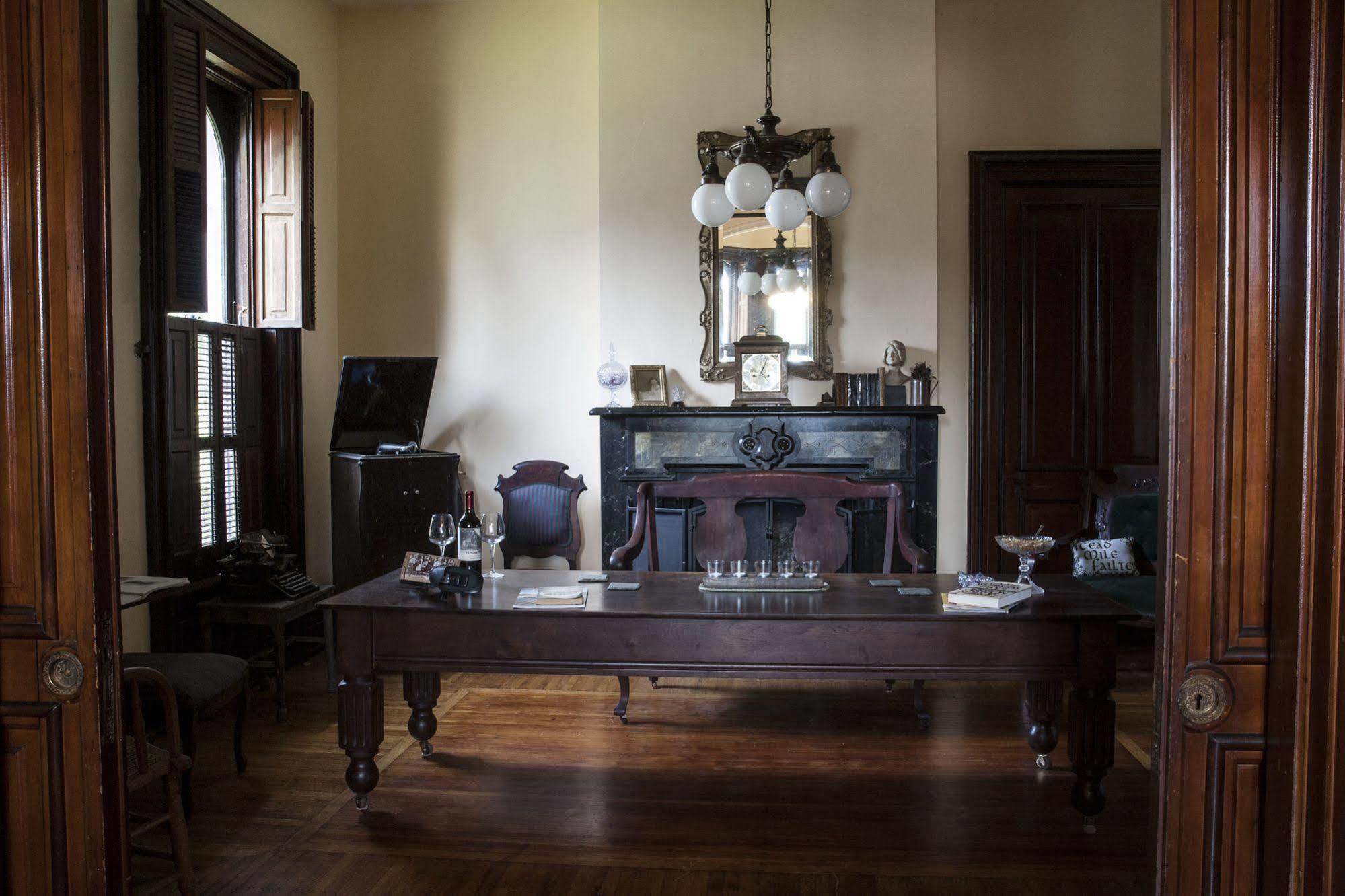 The Mitchell House Bed And Breakfast Circleville Bagian luar foto
