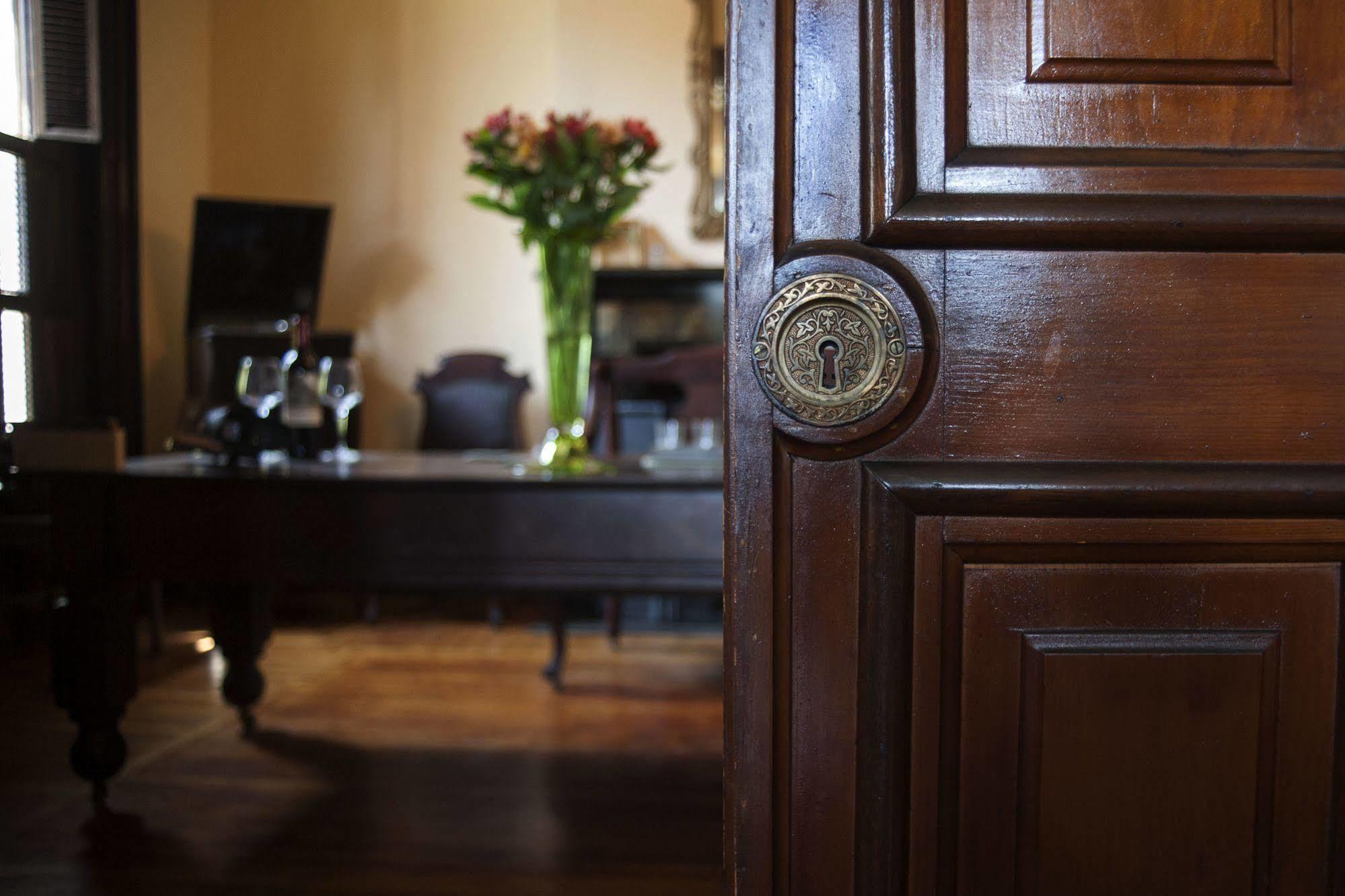 The Mitchell House Bed And Breakfast Circleville Bagian luar foto
